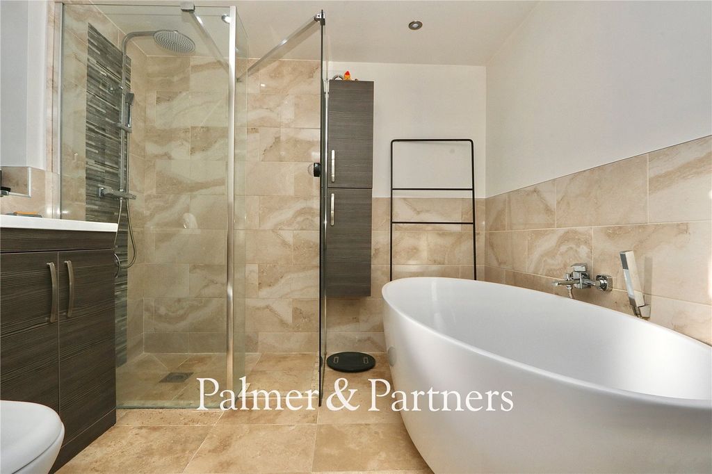 Property photo 2 of 24 Picture No. 04