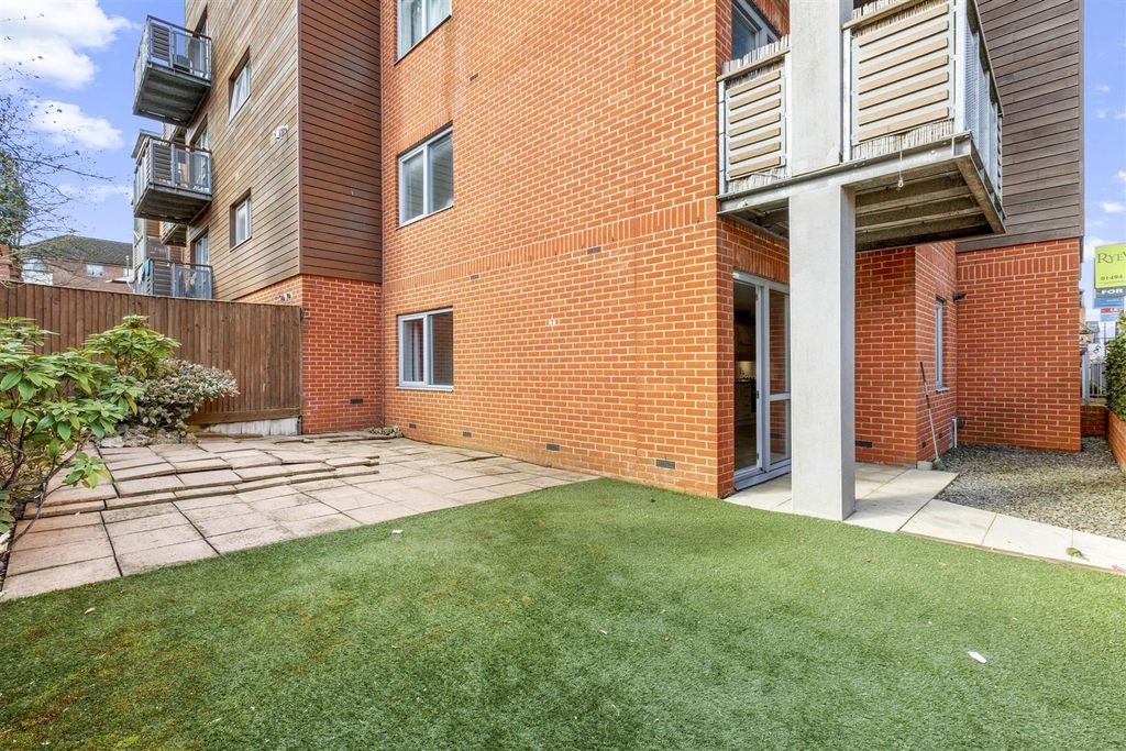 Property photo 2 of 10 Garden