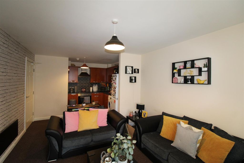 Property photo 3 of 7 Img_1042.Jpg