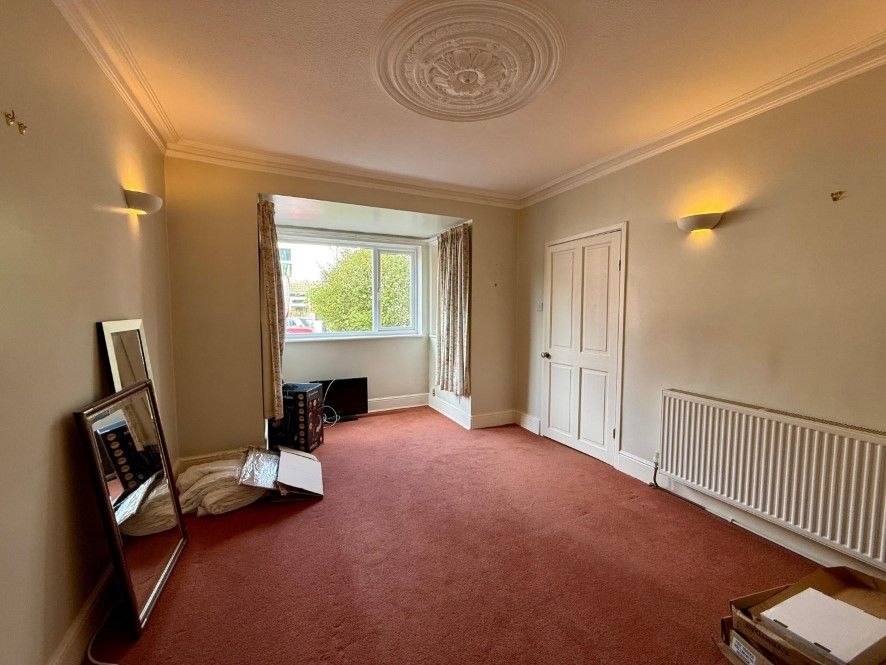 Property photo 3 of 28