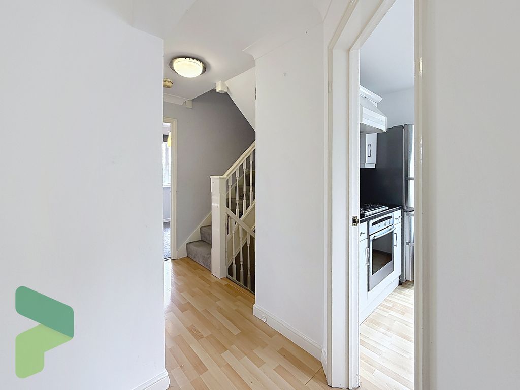 Property photo 3 of 23 Entrance Hall