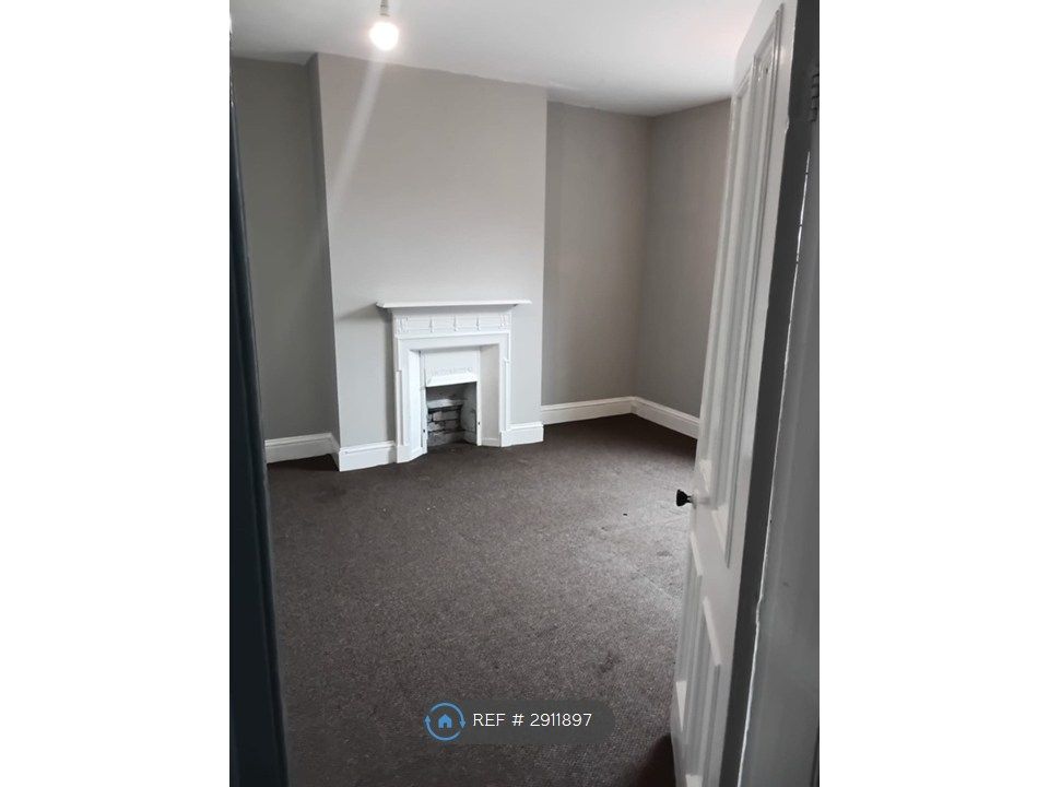 Property photo 2 of 4 Bedroom