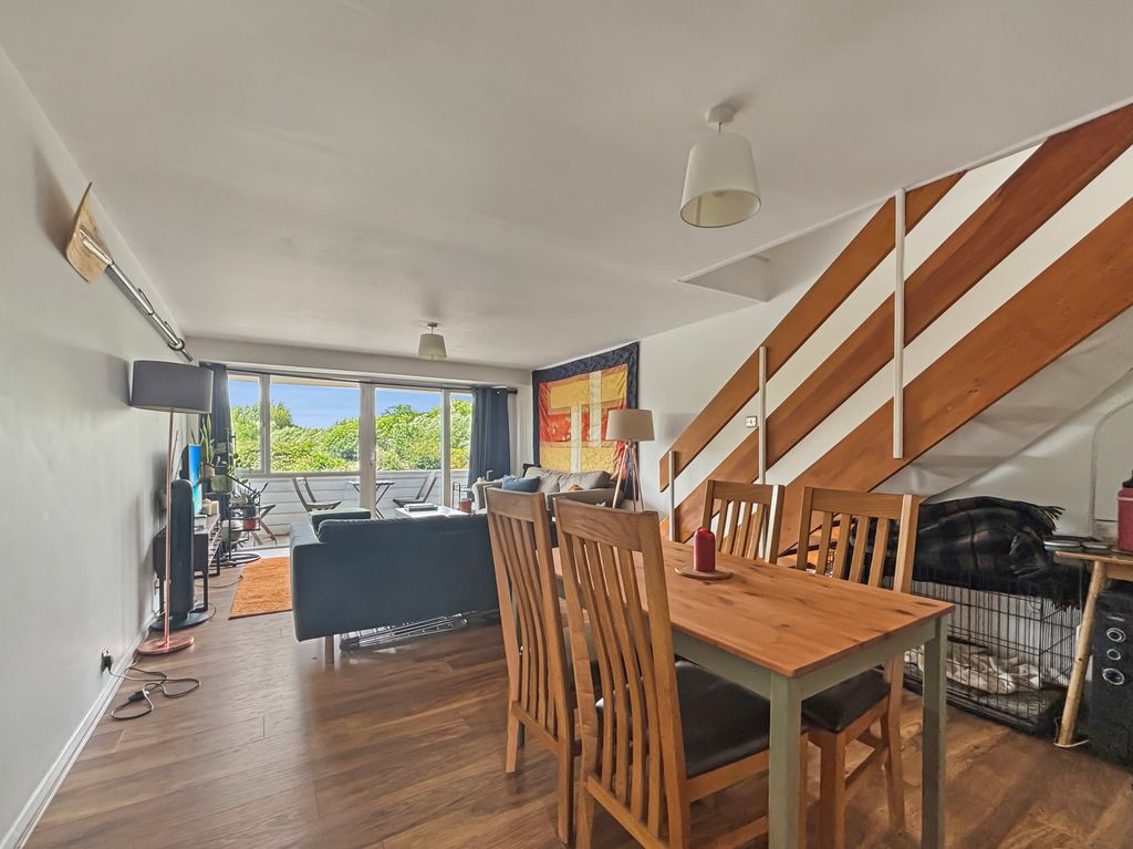 Property photo 3 of 19 F49338c539Bc57Bf833138256006Eaf620805F9c