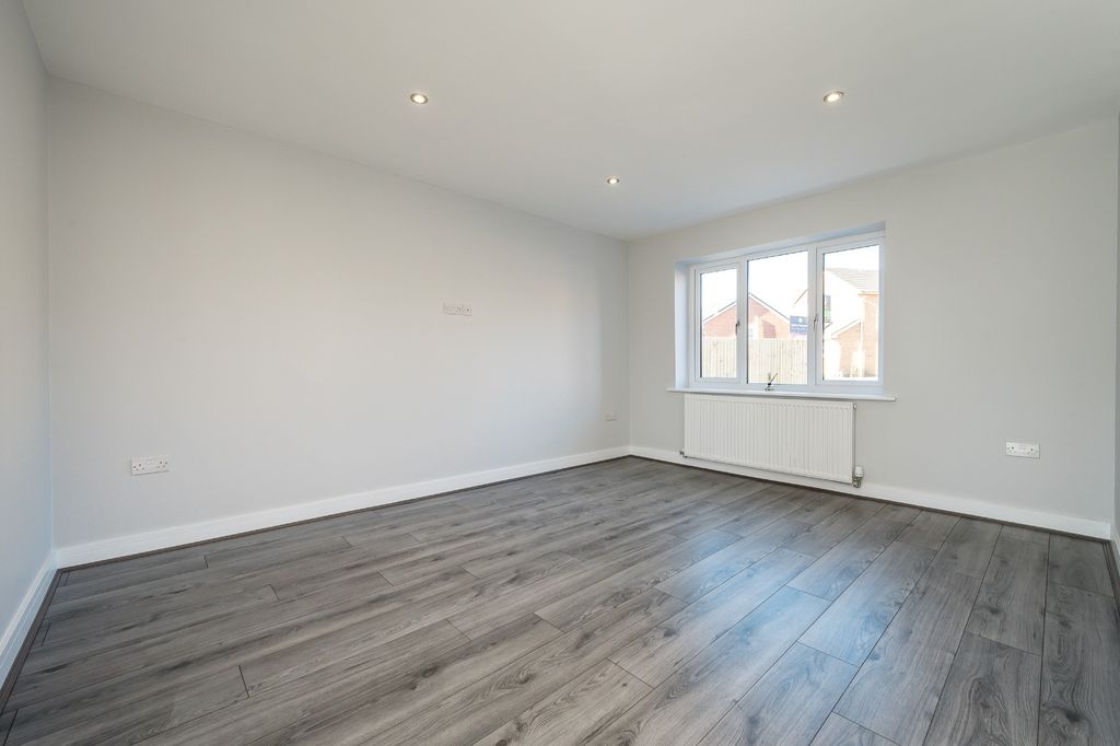 Property photo 2 of 16 2307424