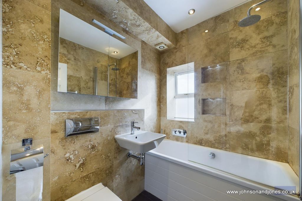 Property photo 2 of 11 Cam02663G0-Pr0042-Still006.Jpg