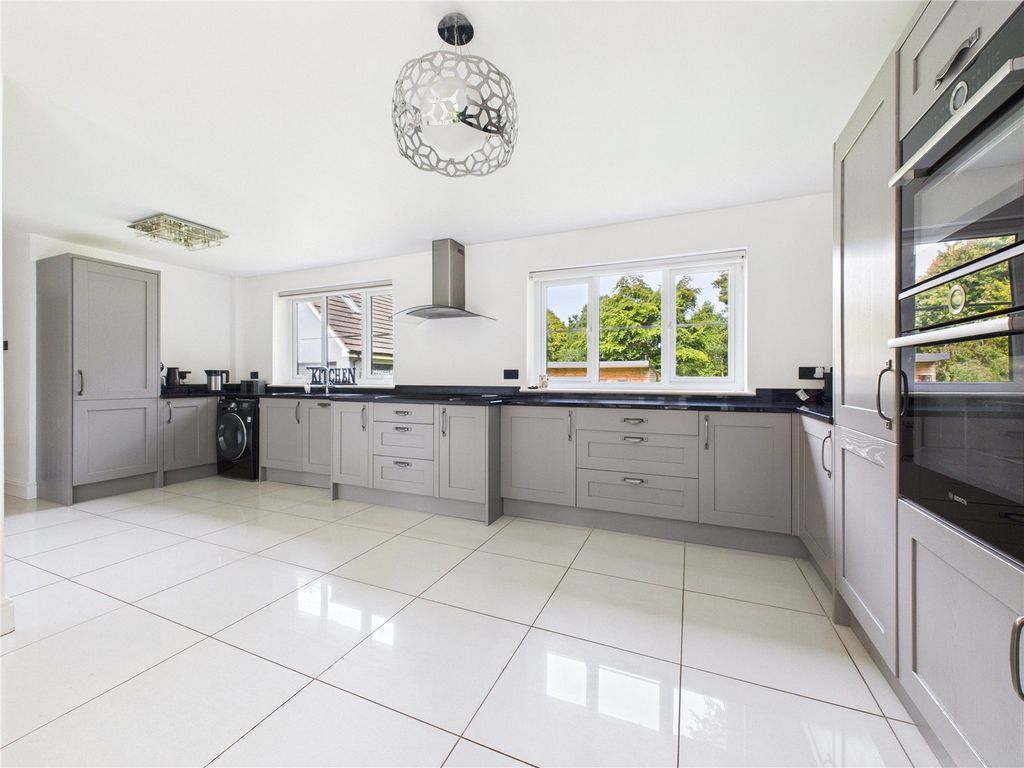 Property photo 3 of 25 Picture No. 33