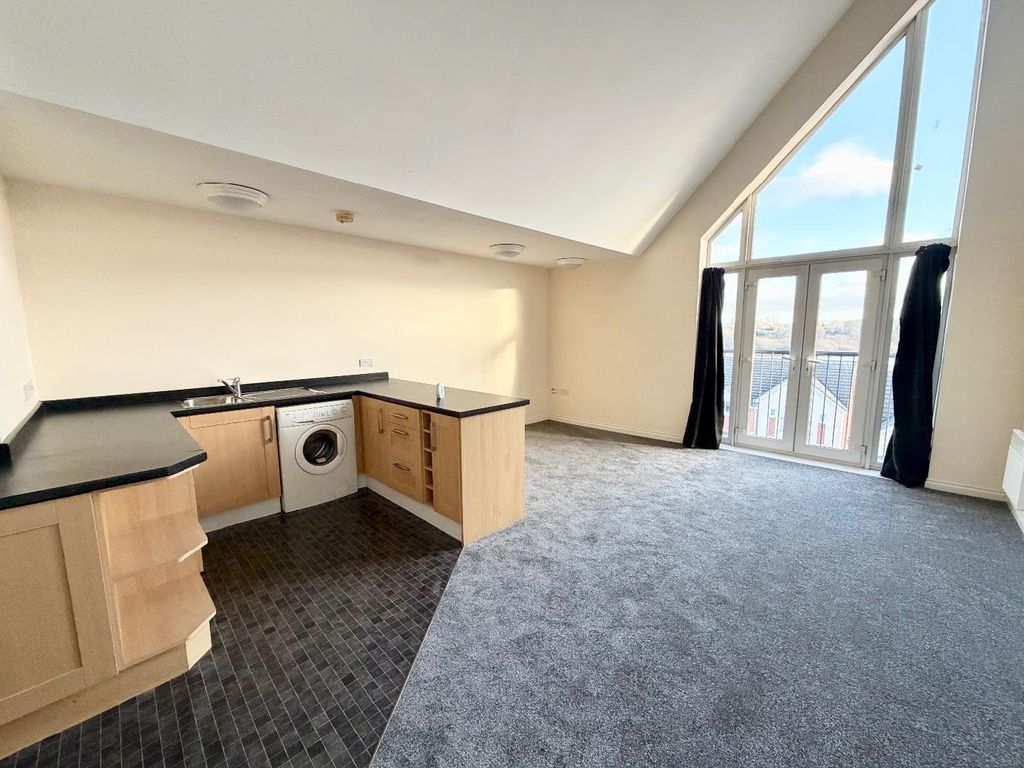 Property photo 2 of 9 Lounge/Kitchen