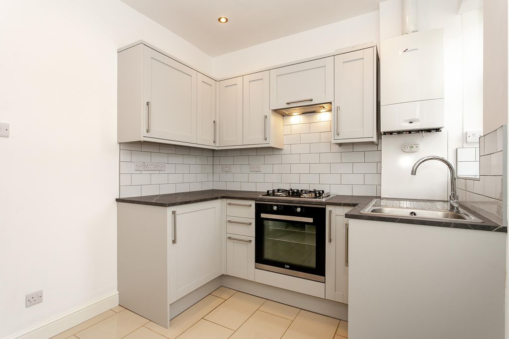 Property photo 1 of 18 Cover