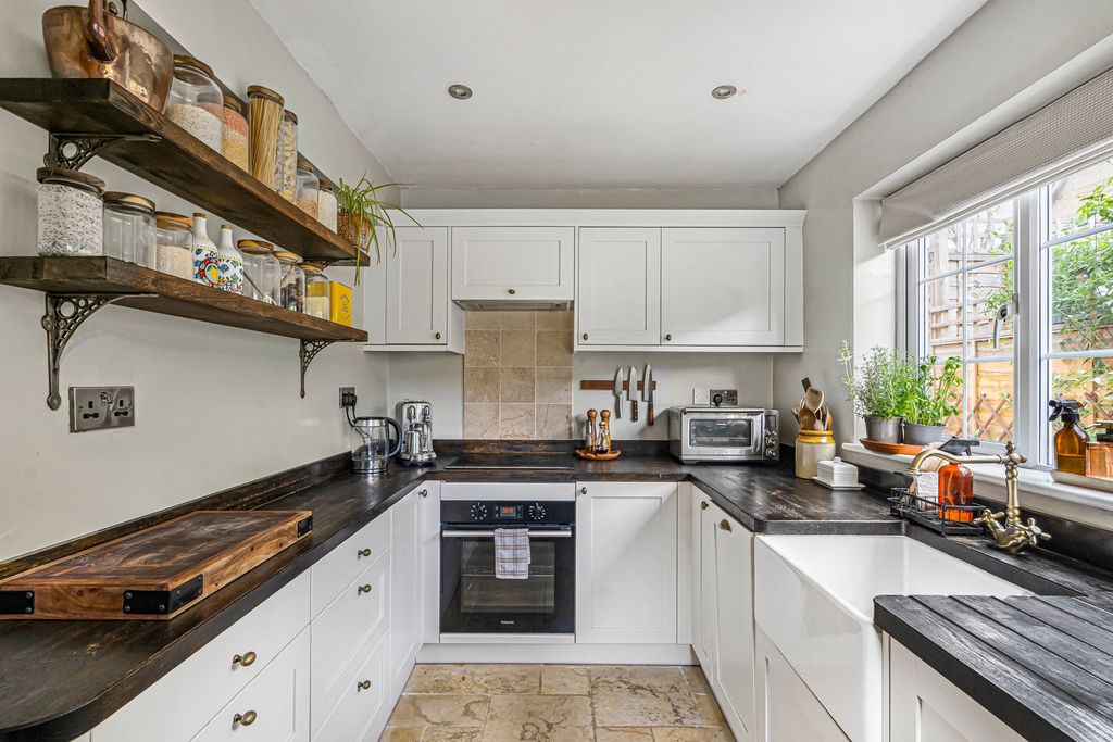 Property photo 2 of 27 Kitchen