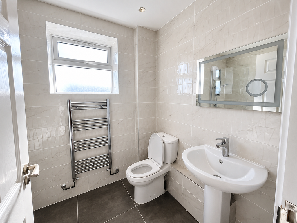 Property photo 2 of 3