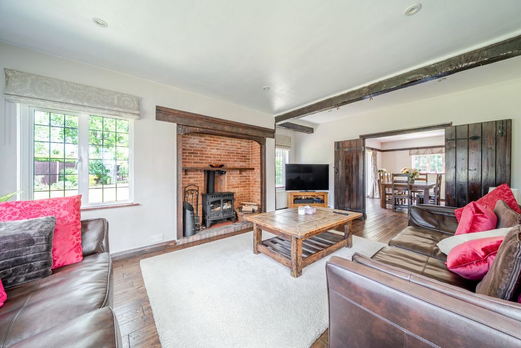 Property photo 2 of 31 1457937-11-6A04Be...