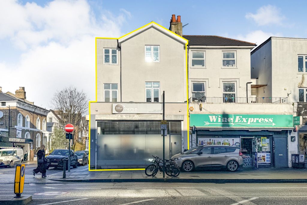 Property photo 1 of 12 150 Goldhawk Road, Shepherds Bush, London W12 8Hh