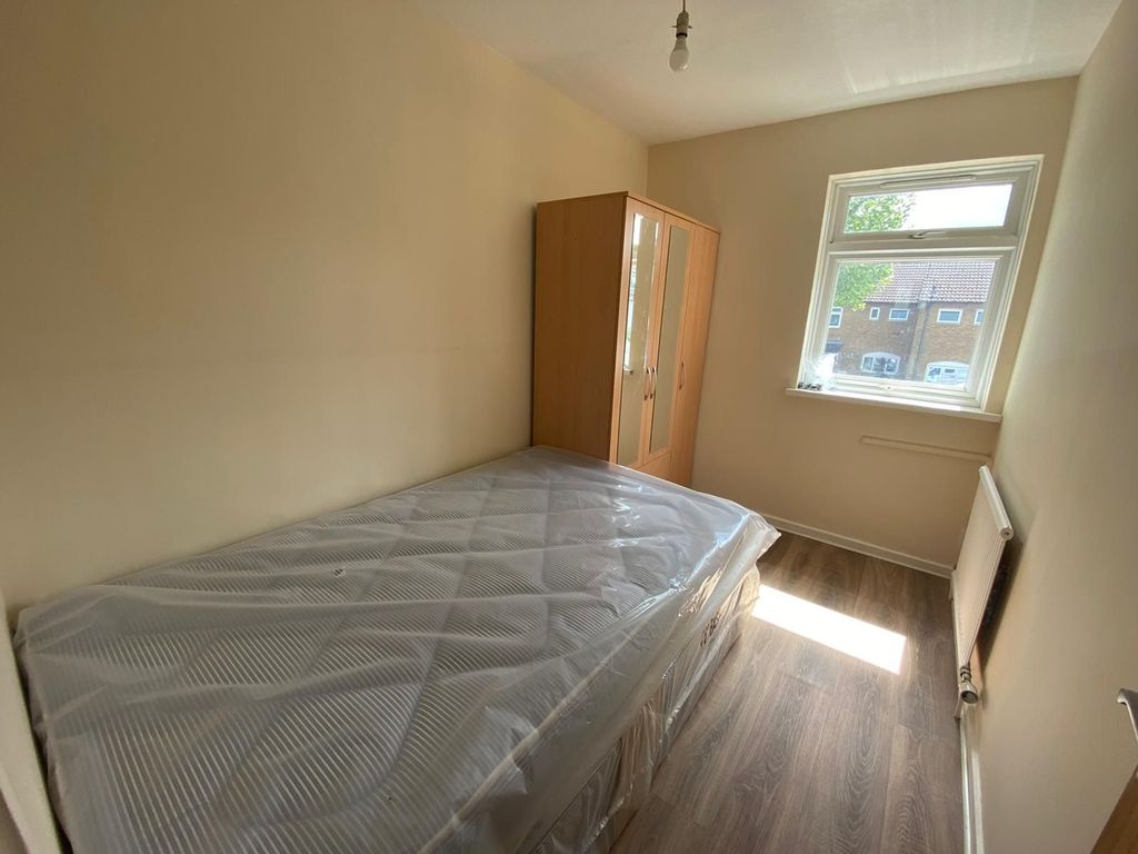 Property photo 3 of 3