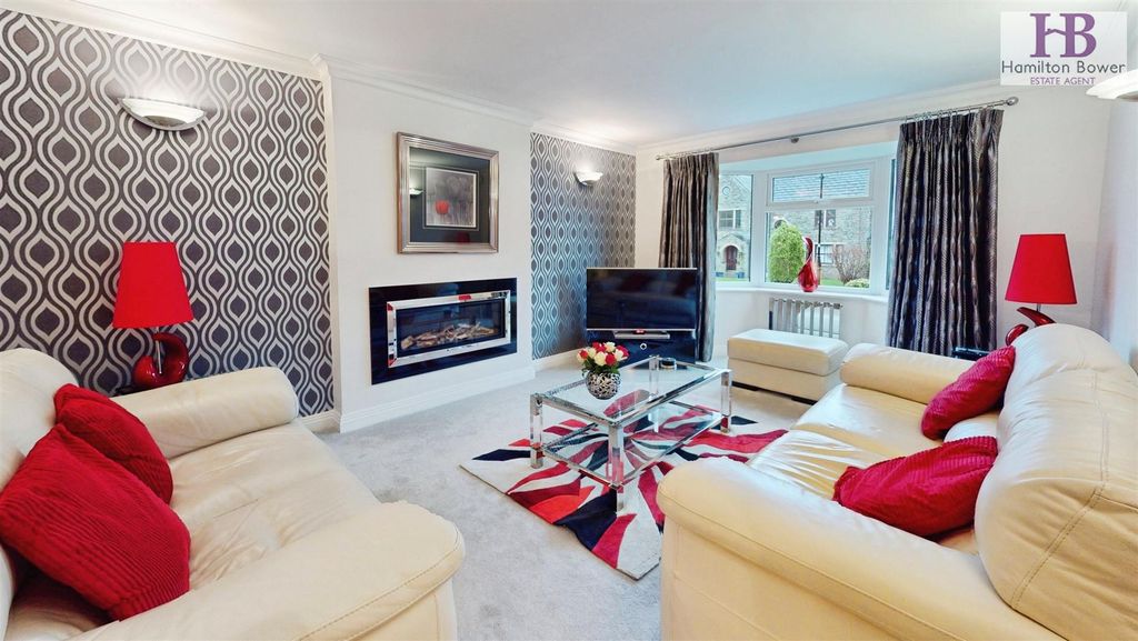 Property photo 2 of 29 Lounge