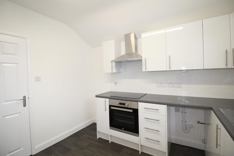 Property photo 3 of 10 Kitchen (3)