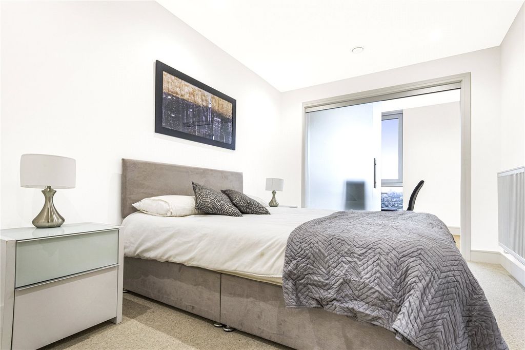 Property photo 3 of 13 Bedroom