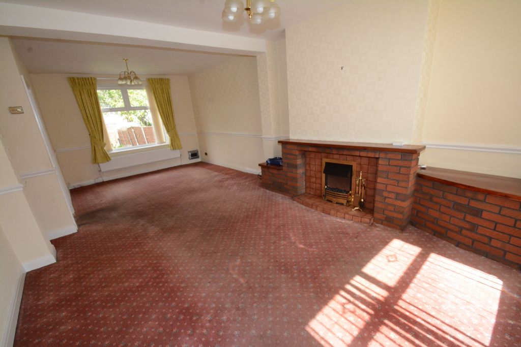 Property photo 2 of 13 Lounge