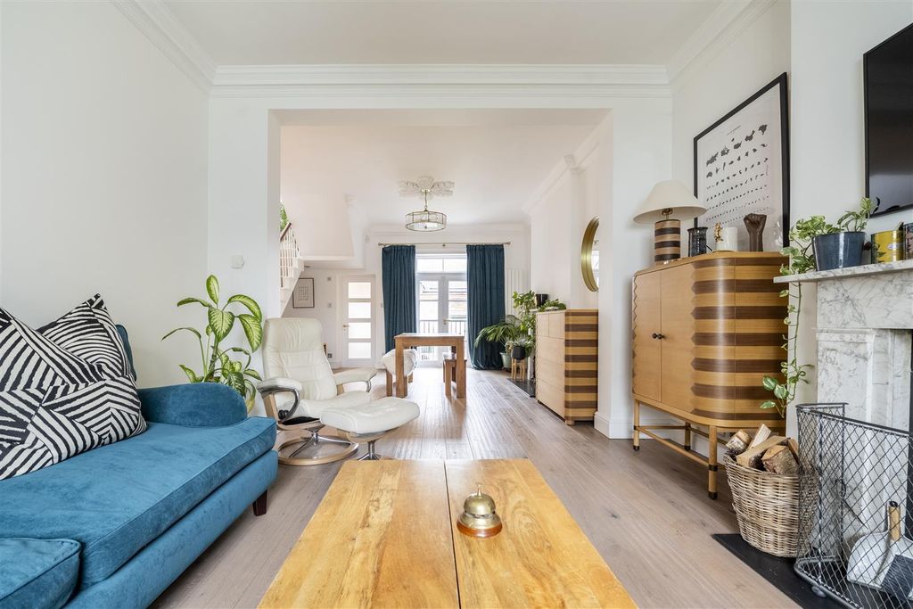 Property photo 3 of 14