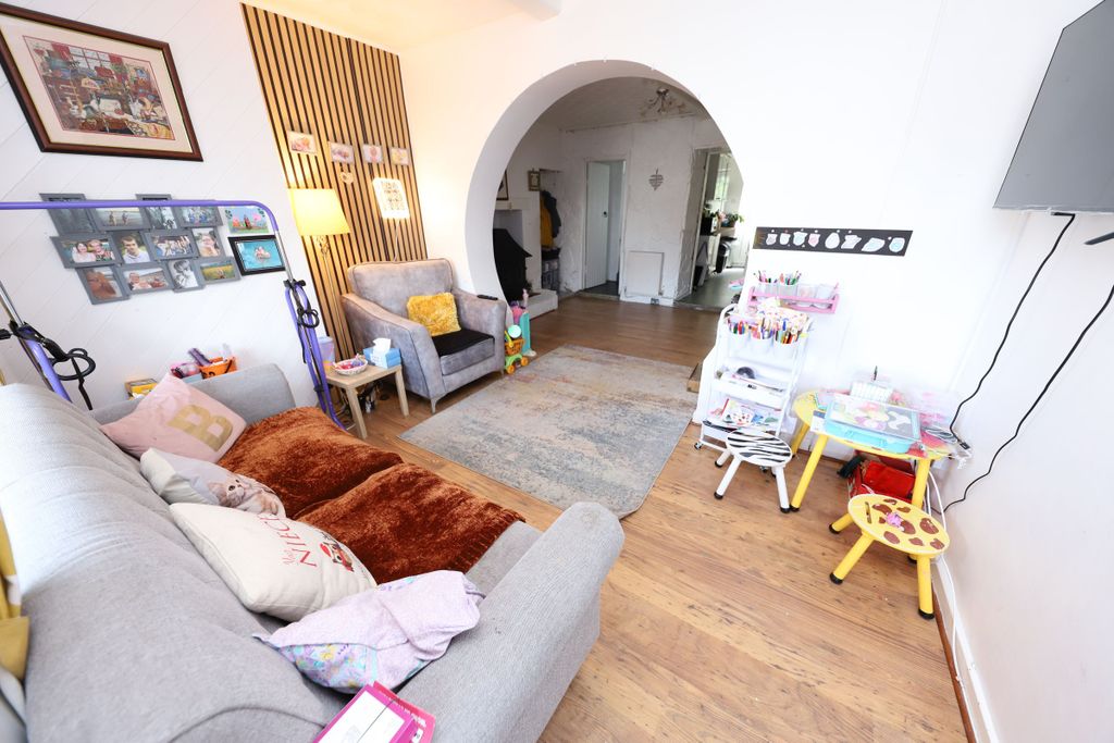 Property photo 2 of 14