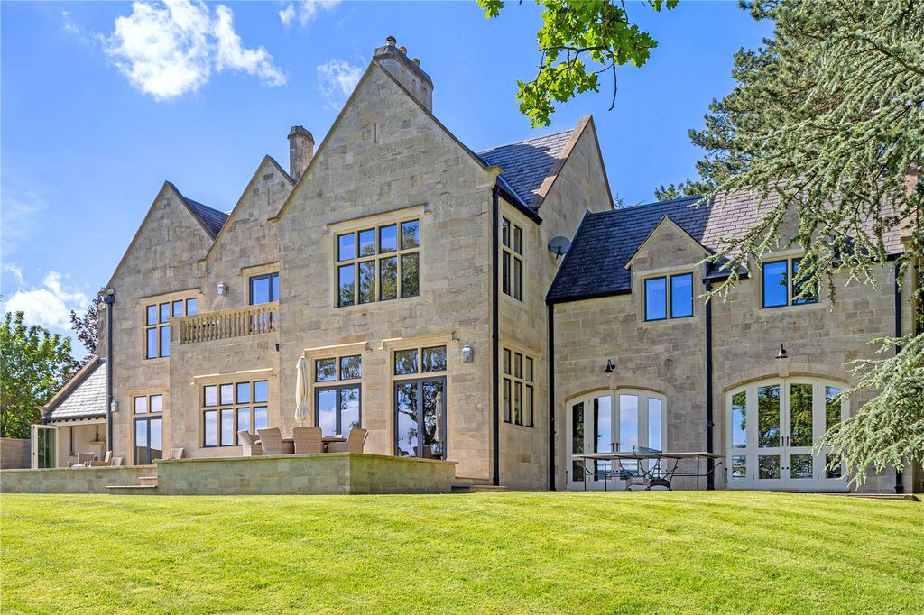 Property photo 1 of 33 Lead Image