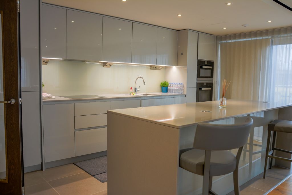 Property photo 2 of 11 Kitchen