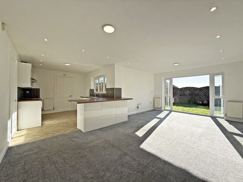 Property photo 2 of 33 Kitchen-Diner-Family Room