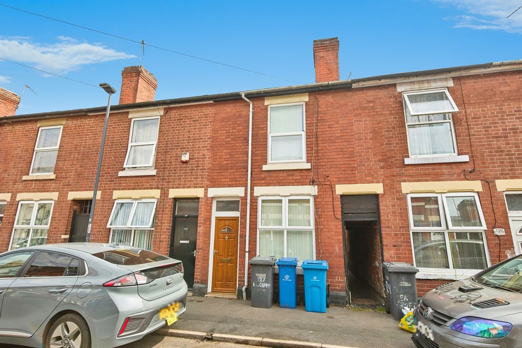 Property photo 1 of 17