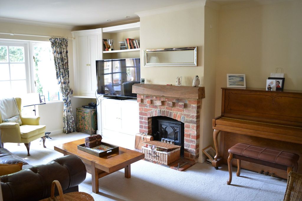 Property photo 2 of 17