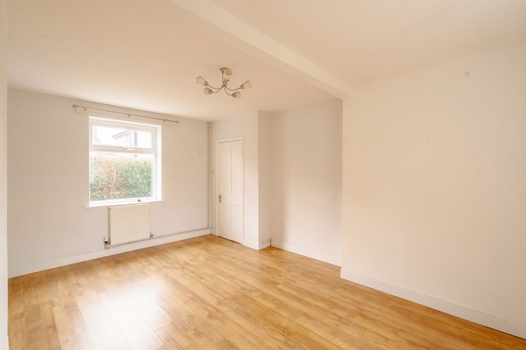 Property photo 2 of 11 2