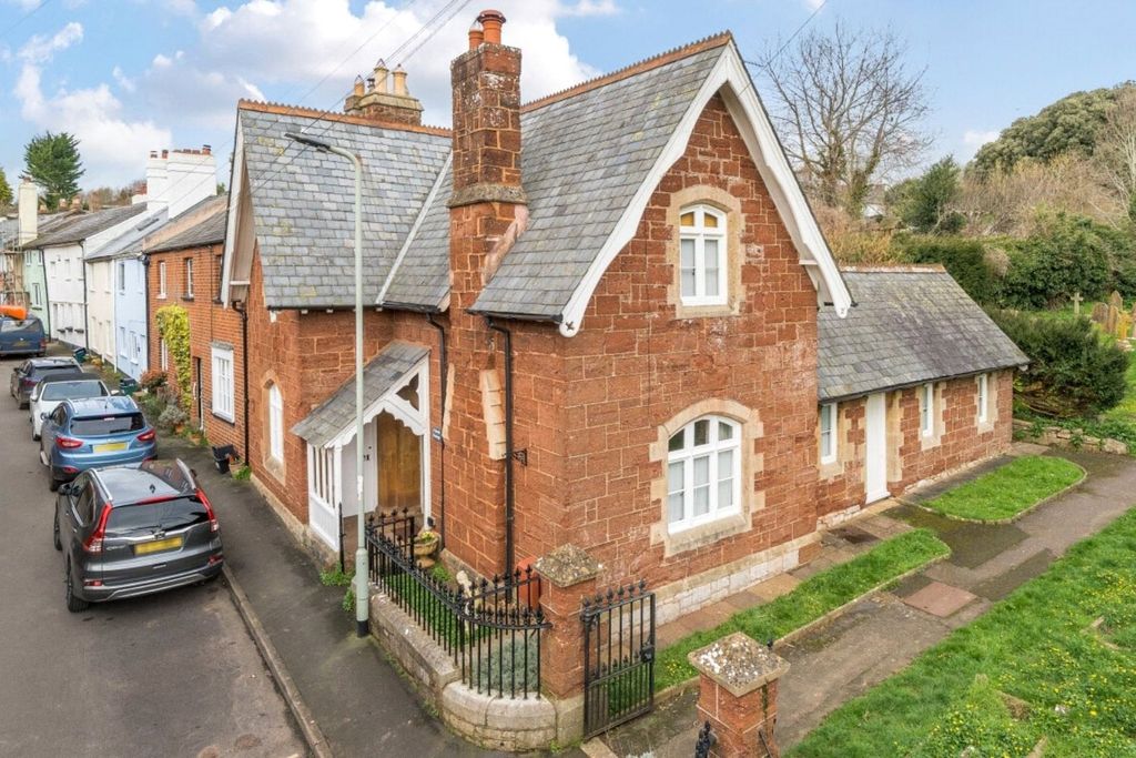 Property photo 1 of 13 Front Aspect