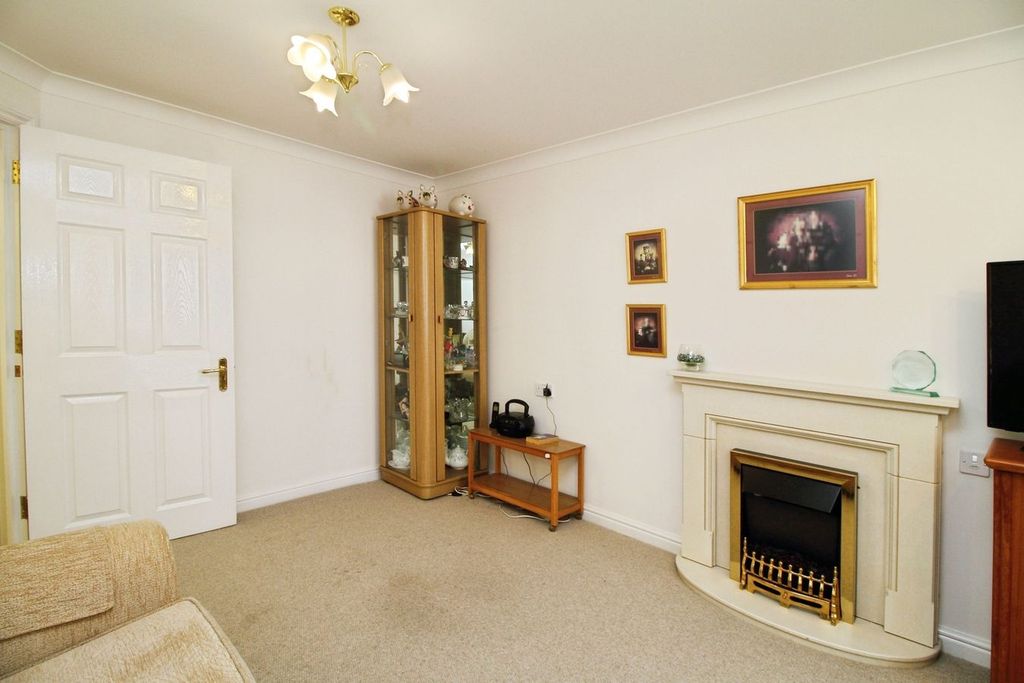 Property photo 3 of 14