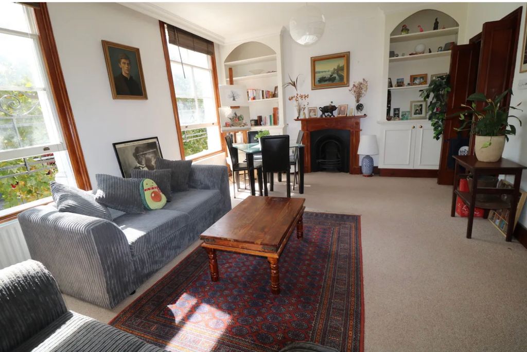 Property photo 2 of 7