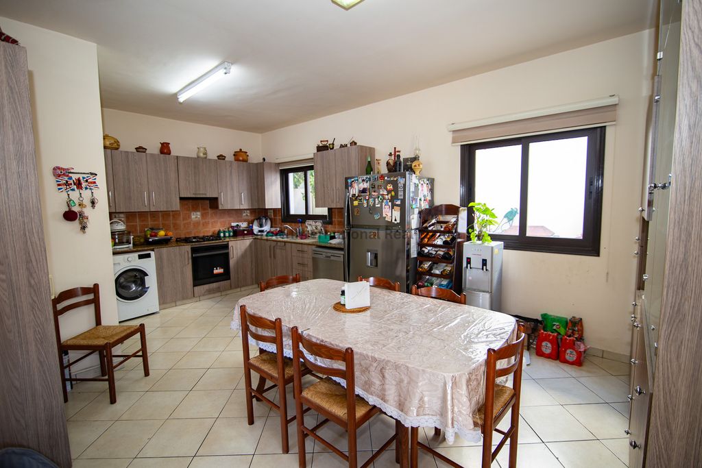 Property photo 3 of 30