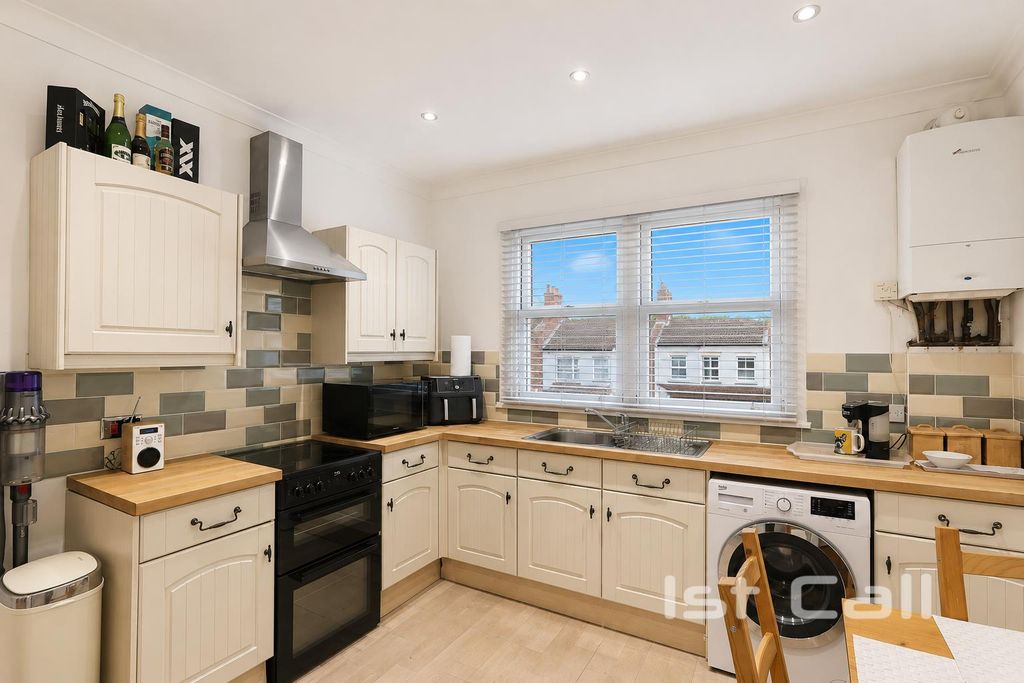 Property photo 3 of 11 Kitchen/ Diner