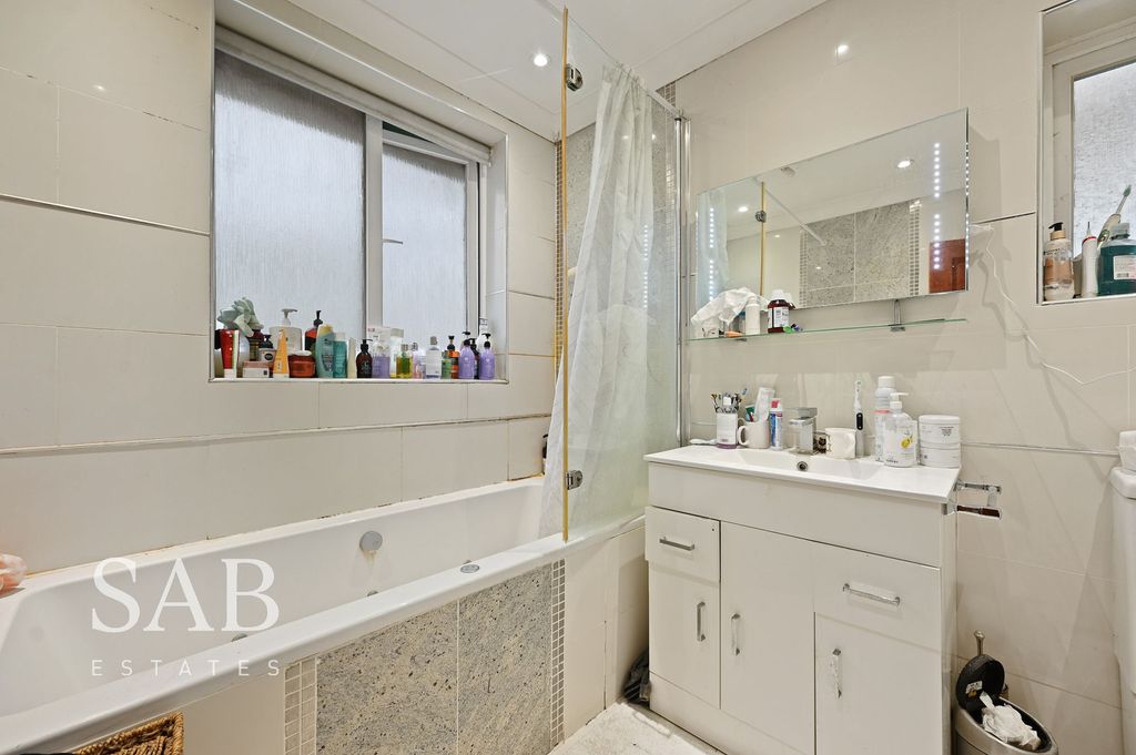 Additional image 7 of 4 bed semi-detached house for saleChinnor Crescent, Greenford UB6