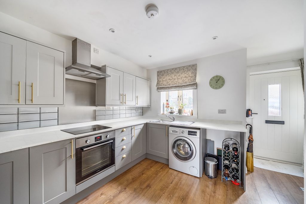 Property photo 3 of 19 140504522697Cbe1d3F423