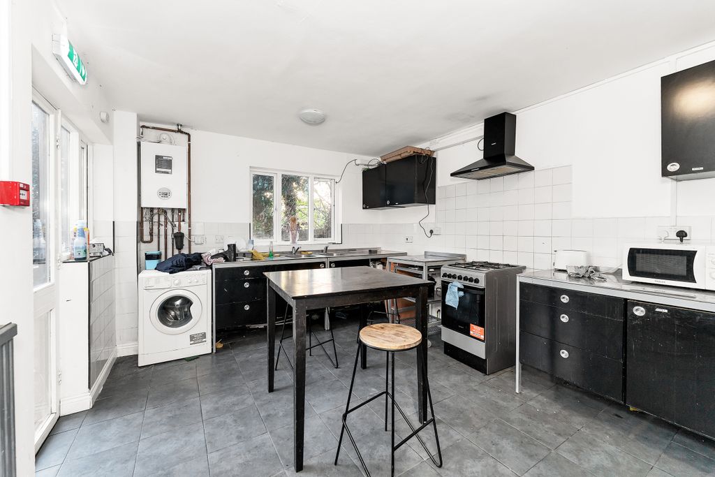 Property photo 2 of 9 5 Elsworth Place, Cambridge.Jpg