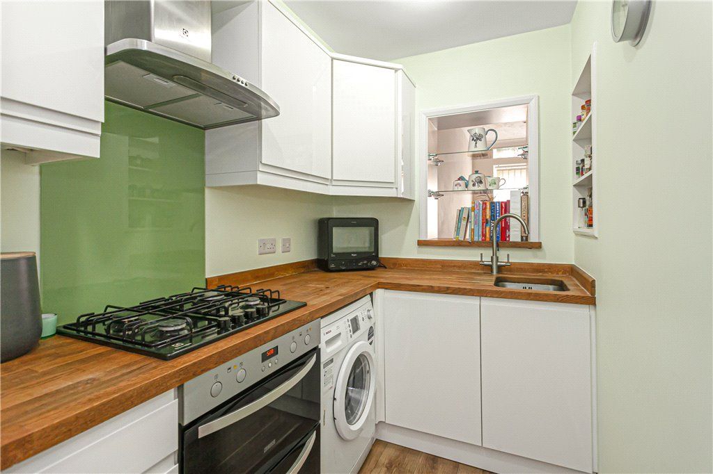 Property photo 3 of 16 Kitchen