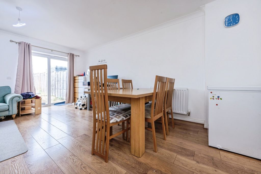 Property photo 3 of 20 Pbox-Img.Jpg