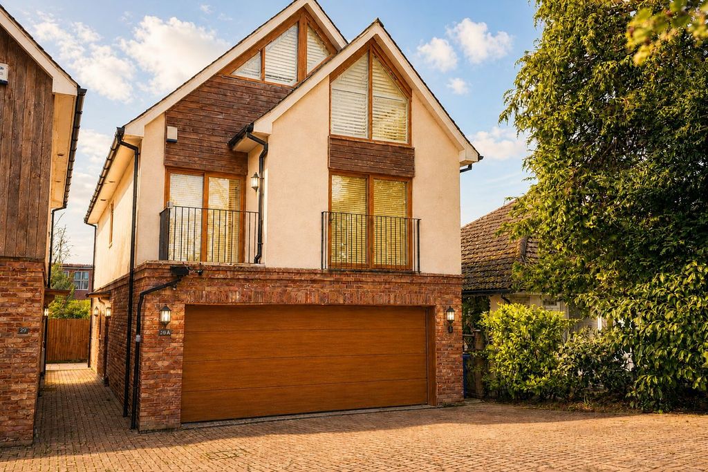 Property photo 1 of 31