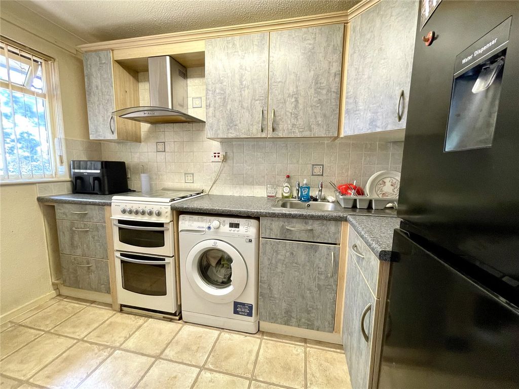 Property photo 3 of 13 Picture No. 10