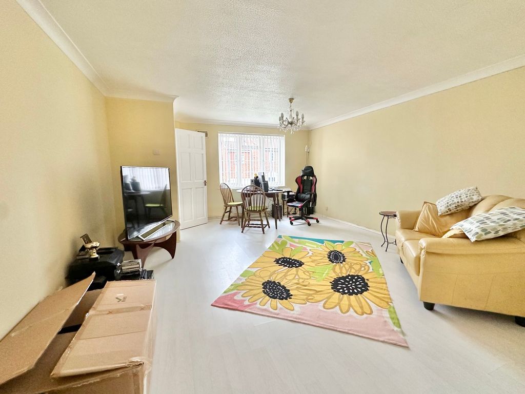 Property photo 3 of 22