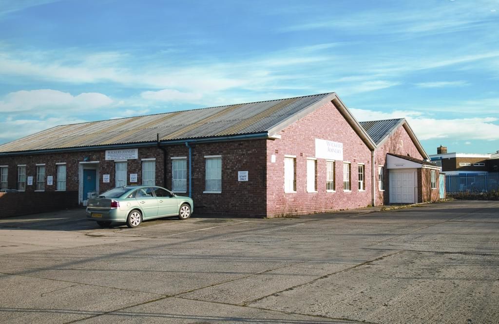 Property photo 1 of 14 Photo 7