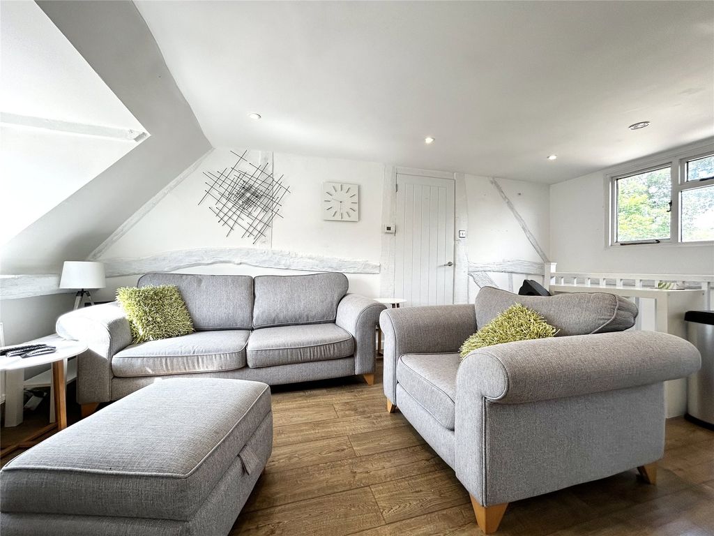 Property photo 3 of 7 Picture No. 06
