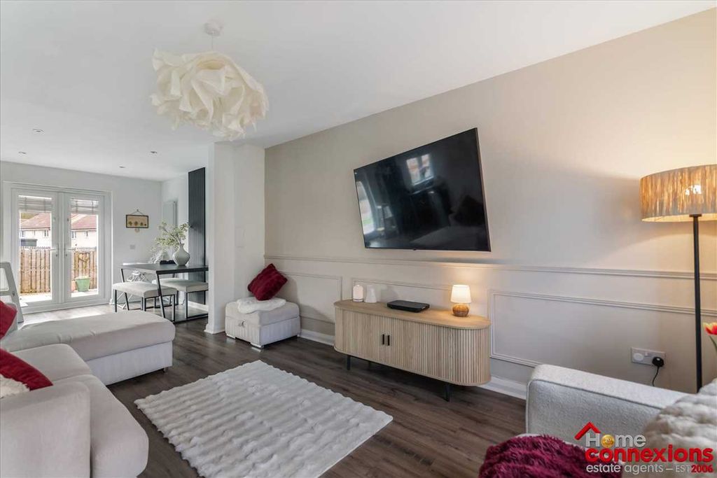 Property photo 3 of 26 Lounge (2)