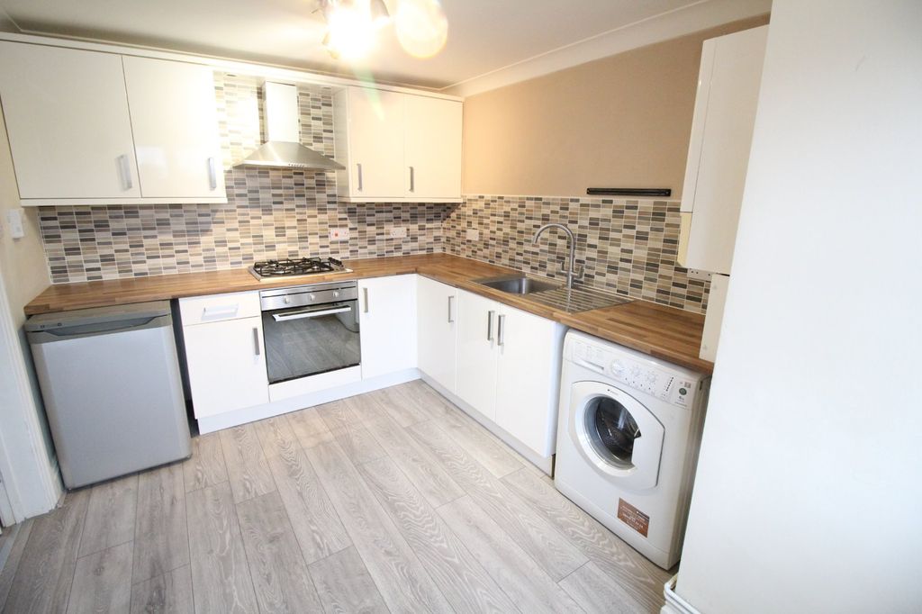 Property photo 3 of 10 Kitchen/Diner