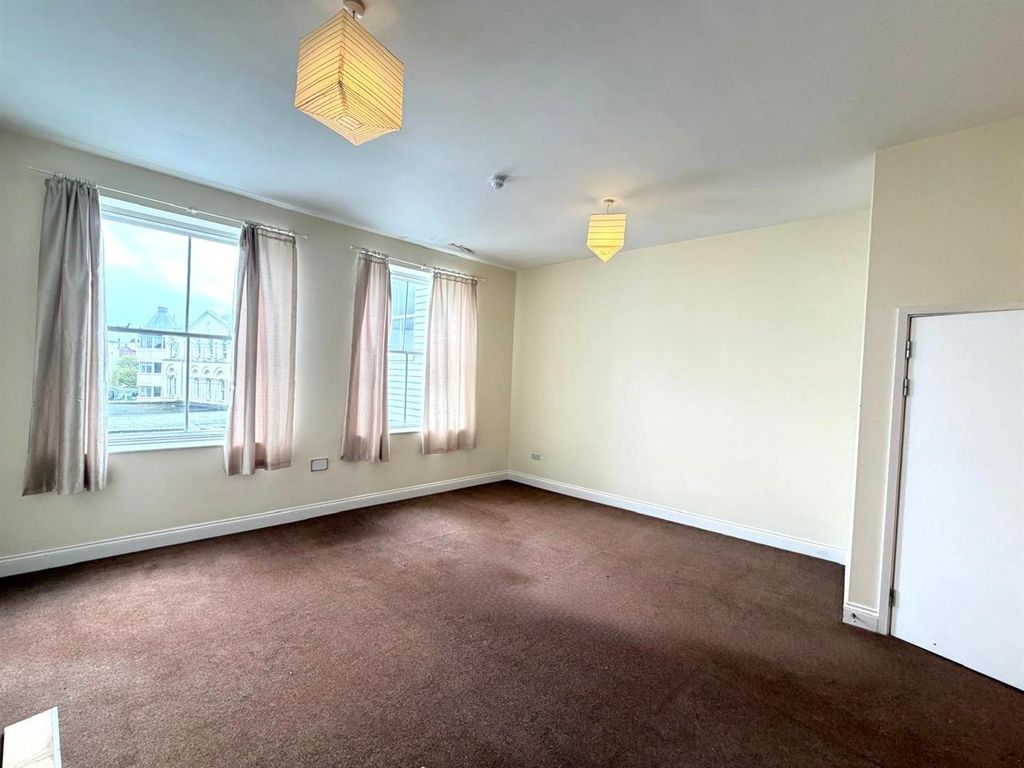 Property photo 2 of 7 Lounge.Jpg