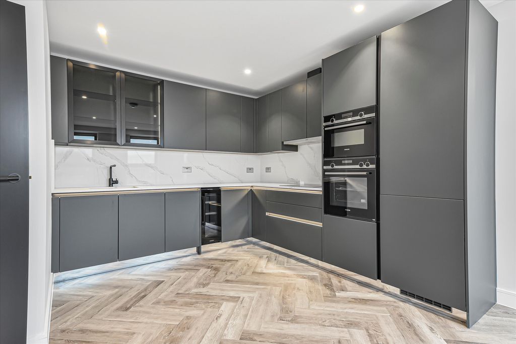 Property photo 2 of 10 Image