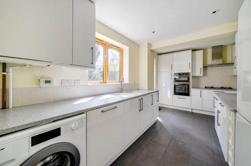 Property photo 3 of 17 1442588-1-69E7611...