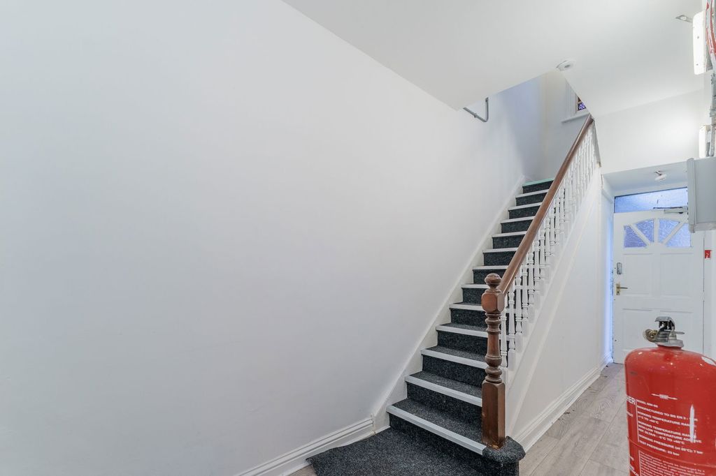 Property photo 2 of 47